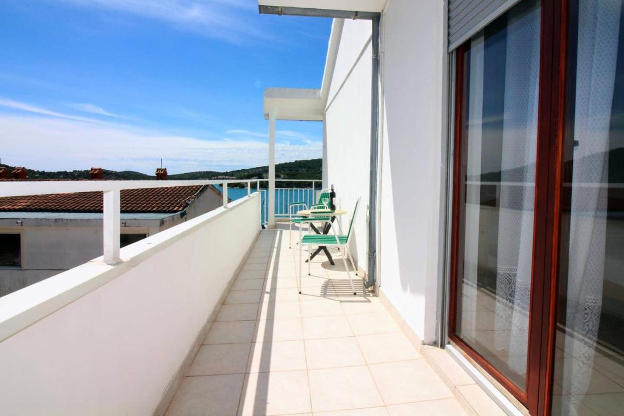 Charming Apartment In Tisno With 2 Bedrooms And Air Conditioning Exteriör bild
