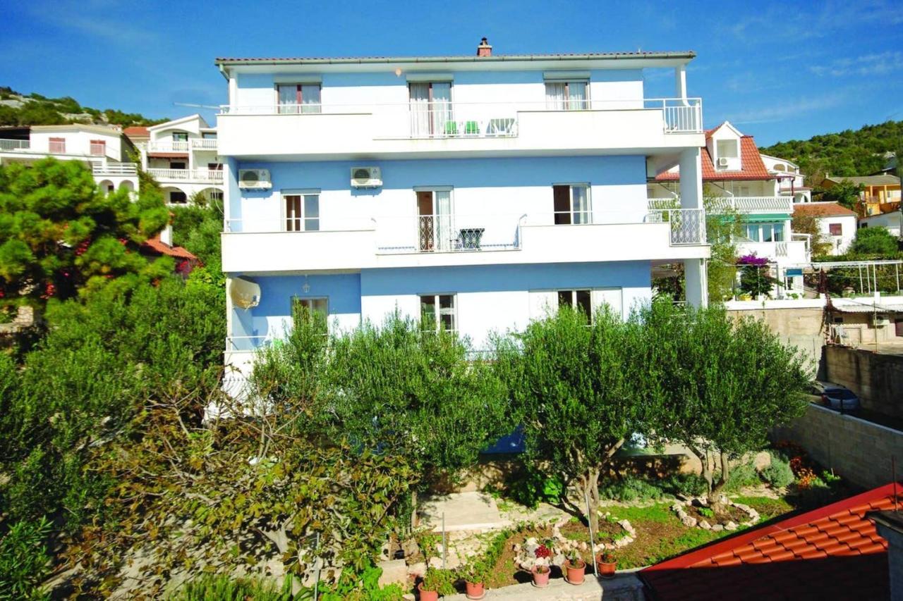 Charming Apartment In Tisno With 2 Bedrooms And Air Conditioning Exteriör bild